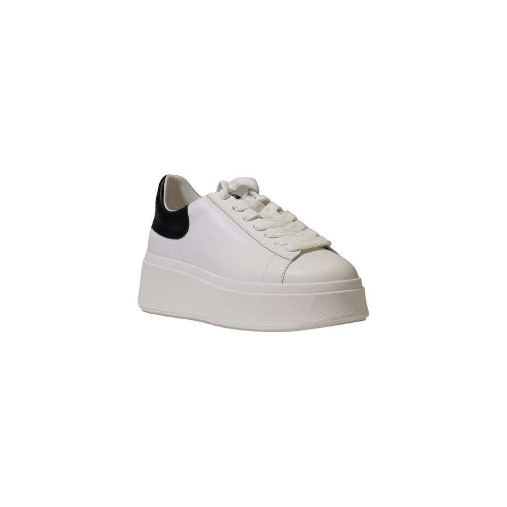 Baskets noires et blanches